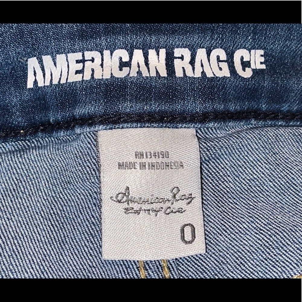 “AMERICAN RAG” LADIES BUTTON & ZIP-UP DENIM BLUE SHORTS WITH POCKETS, SIZE 0 - Picture 7 of 8
